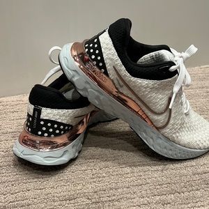 Nike custom is ladies 6.5